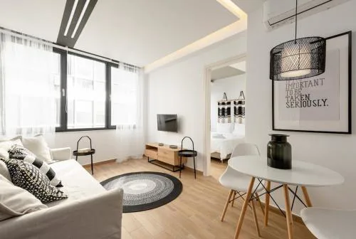 Innovative fun modern apartment in Ladadika