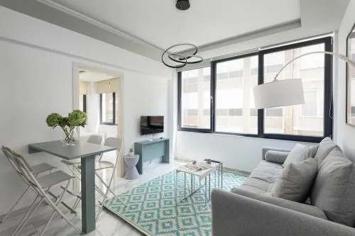 Innovative majestic corner suite in Ladadika