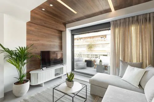 Innovative top floor breathtaking flat in Ladadika