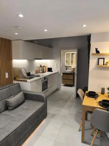 Ipokratio Loft - 2 min to Metro & Ipokratio Hospital