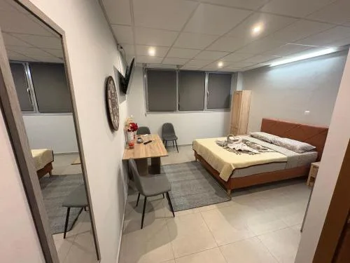 Jordan Room 28