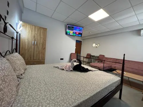 JORDANS ROOM 13