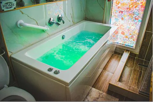 Kassandrou Suite HOT TUB-JAKUZZI - 2 BEDROOMS - BIG BALCONY - CENTER