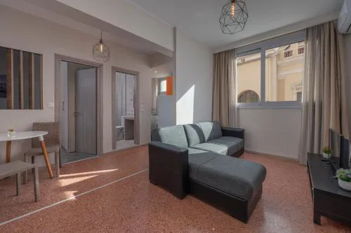 Kosmos Service Apartment Absolute City Center