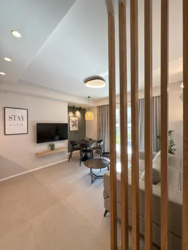 LIV Luxury Mini Penthouse City Center 7A