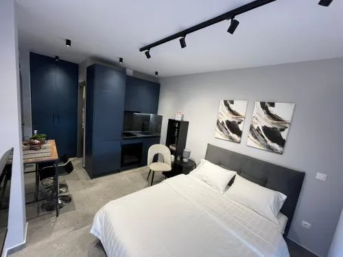 LUMEN Luxury Studio Station Analipsi