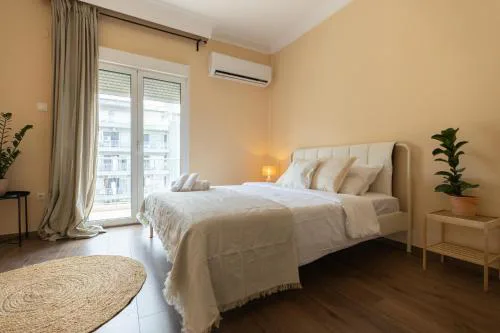 Main Avenue Balcony Apartment