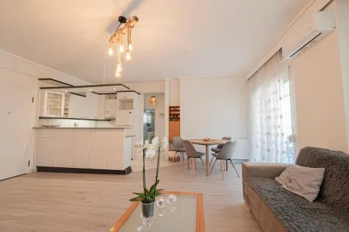 MetroEase Family Stay Apartment by RentalsPro
