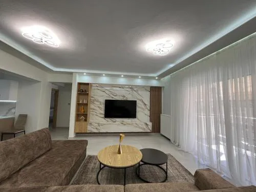 Modern Family Nest SKG