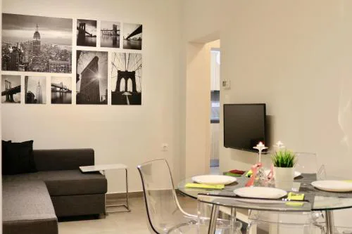 Modern Sea View Apartment - Free Parking - Quiet Area near Center