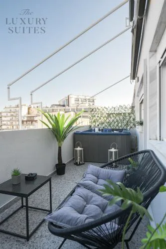 Nephele Jacuzzi Suites, The Luxury Suites