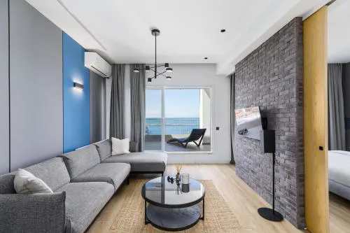 Oddity Seafront Penthouse Apartments
