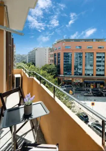Private Pristine Balcony Home- Heart of the Center