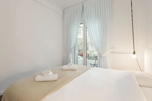 Roman market- upper Aristotelous sq luxury apartment