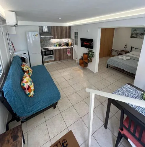 SKG Retreat Emerald - 5min from Metro & Seafront