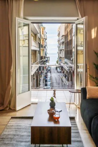 Spacious 4BR Central Apt Near the Sea with Balcony