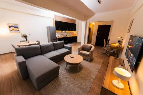 Spacious Executive Residence w Balcony, Workspace, Washer