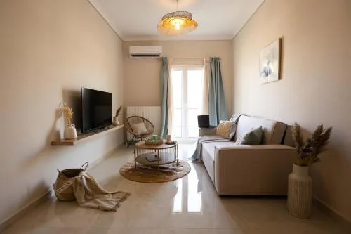 Stylish 2BR Central with Balcony & Work Space