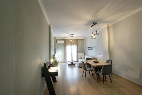 Sunny 85sqm Flat in the centre of Thessaloniki