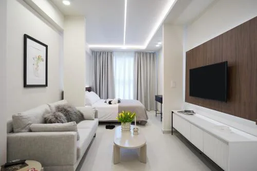 Thalpos 4 Chic apartment Centrally Located