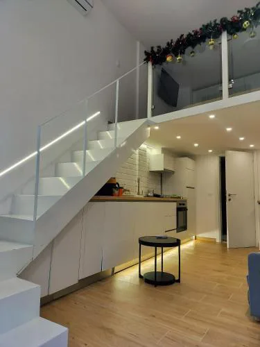 The White Loft Thessaloniki - Explore Center on Foot - 350m from Seaside - Stylish Central Loft