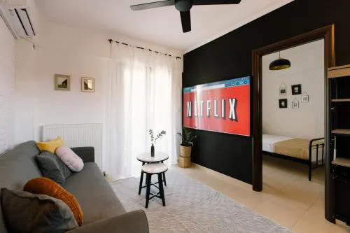 Upper City Suite Thessaloniki - Easy Parking - Explore the Center on Foot - Modern Ano Poli Apartment