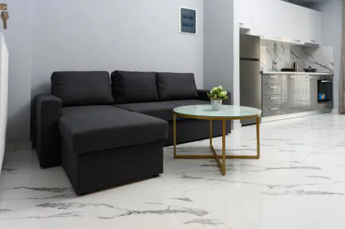 Urban Luxury Side 1