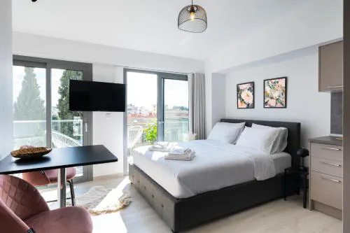 Velvet Luxury Studios near the City Center by BiNoBi!