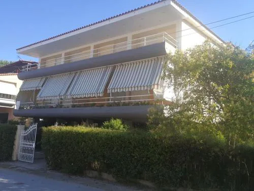 Nikos Apartments