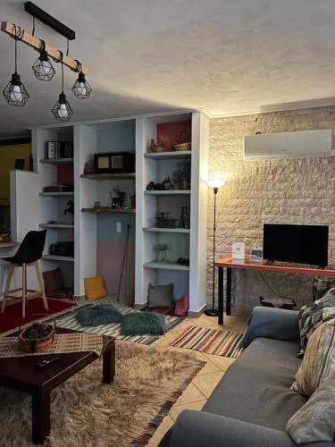 Alonaki House