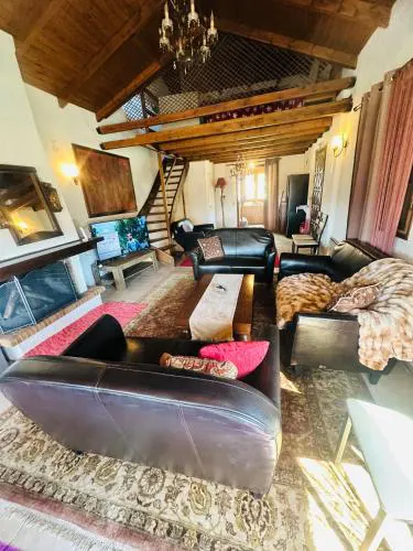 CHALET MARIA livadi