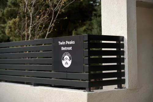 Twin Peaks Retreat by Ski Alure