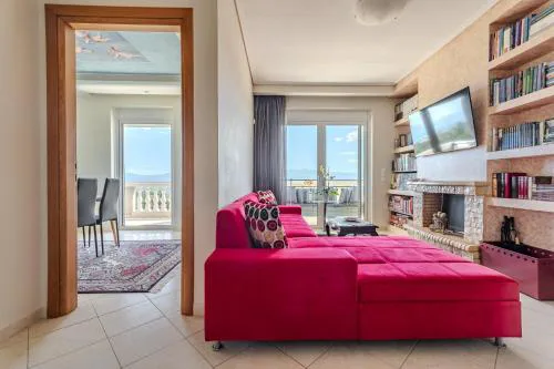 Aurora's apartment eretria