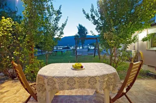 Villa Elli 1 Beach front with garden