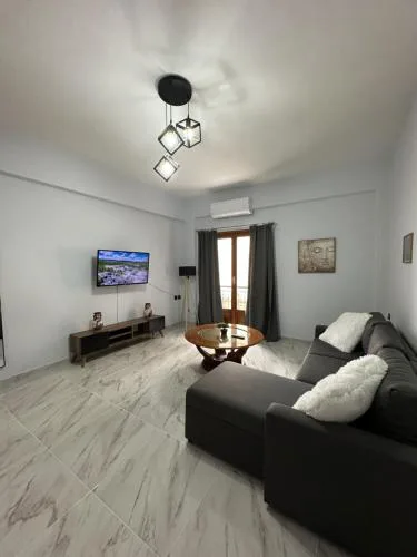 Athenas' Modern Oasis