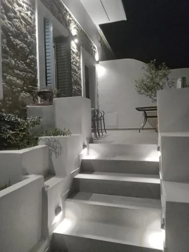 Angelouda's House - Traditional Stone 2 BR Home in Karystos Center