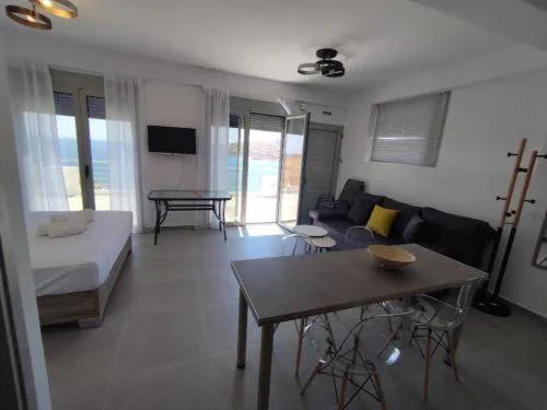 Deluxe Σουίτα δίπλα στη Θάλασσα MFD LUXURY APARTMENTS