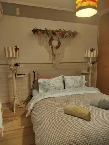 22 La Maisonette