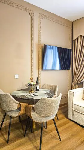 Maison de Luxe