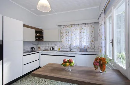 Panos Apartments