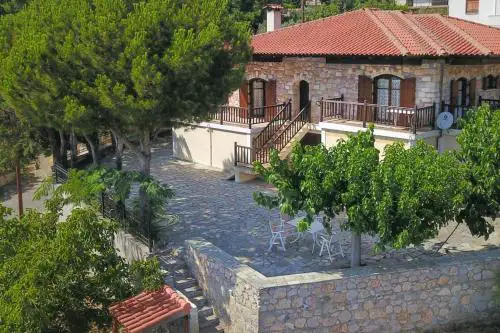 Nerotrivia stone house