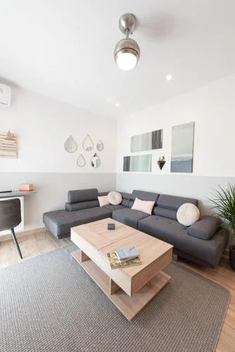 Iviskos Apartment - Hellenic Apartments Avlona