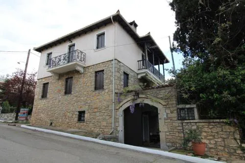 Raise Polydrosos Traditional Getaway