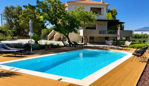 Villa Polyxeni 5 Bedrooms and Private Pool