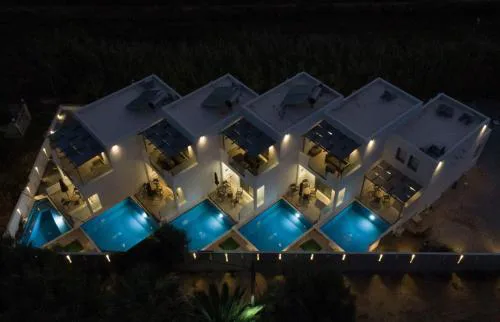 SKYROS BLUE SUITES
