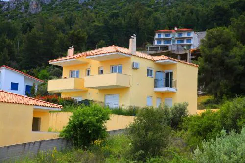 Apartment in Theologos