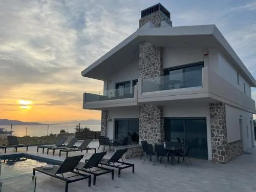 Theologos Views