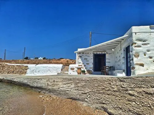 Karnagio - Traditional Seafront House