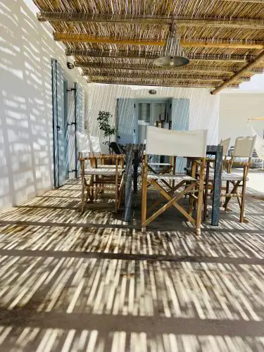 VILLA THEIA - SELENE , appartement de charme pour 4 à 6 personnes prés de la plage et du village de Koufonissi