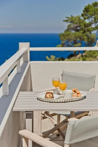 Antikri villas
